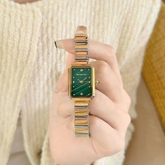 Golden Wrist Watch 7.9 Inch Length Stainless Steel Luxury Fashioned Quartz Watch