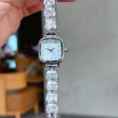 Fully-jewelled Quartz Small Golden Spike Small Square Plate Watch