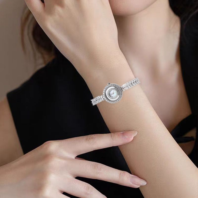 Brand Ladies Mermaid Niche Small Dial Designer Bracelet Watches Ladies Watches