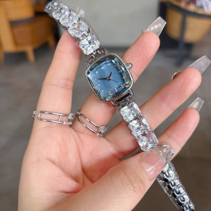 Fully-jewelled Quartz Small Golden Spike Small Square Plate Watch