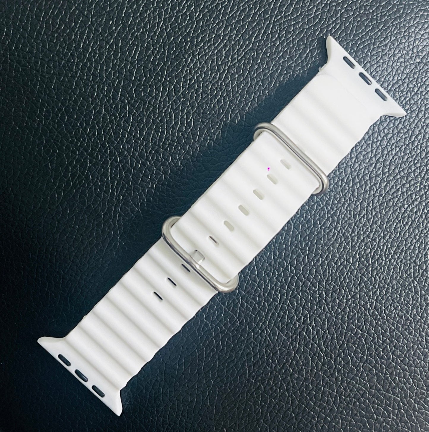 White Silicone Sport Band for Apple Watch — 42/44/45/49mm