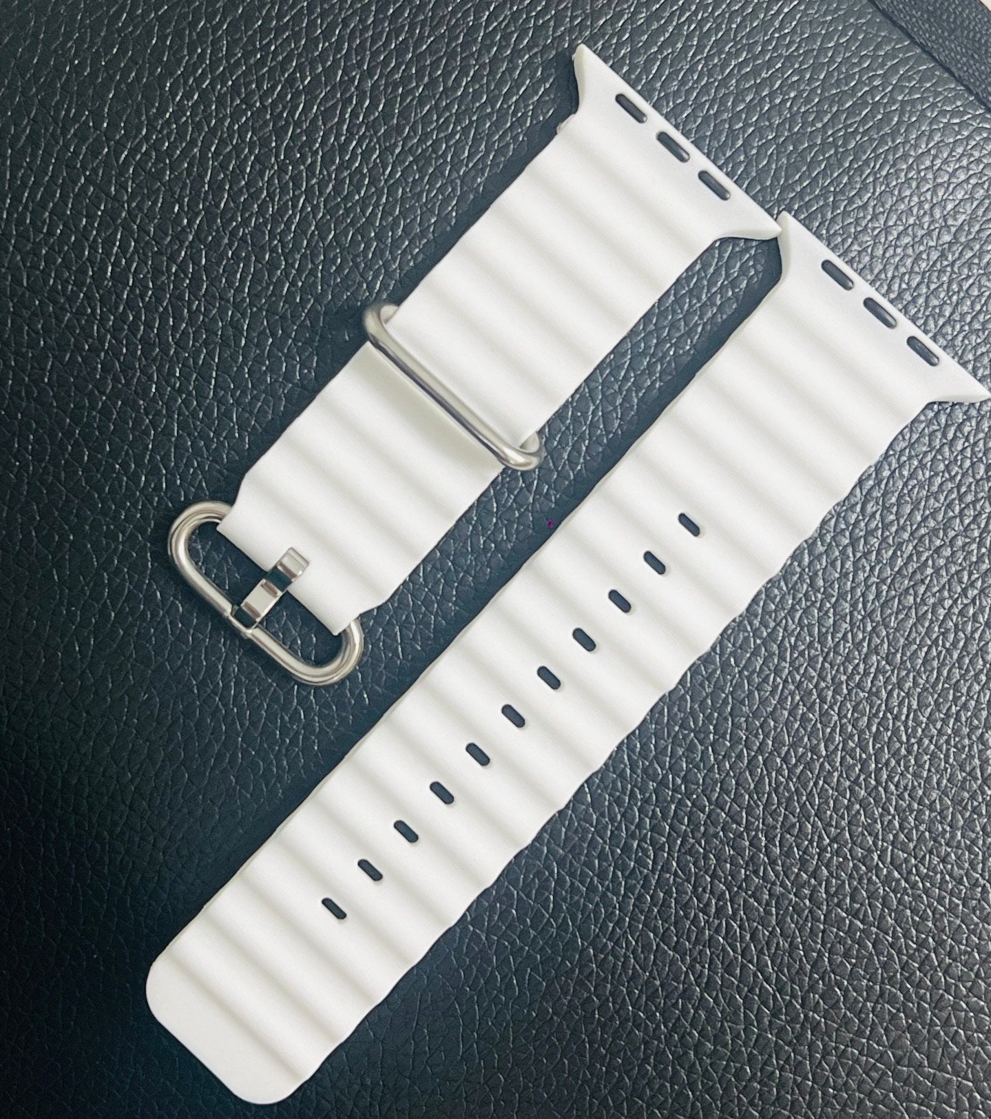 White Silicone Sport Band for Apple Watch — 42/44/45/49mm